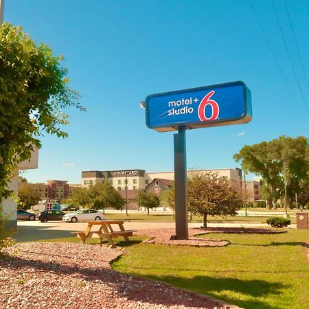 Motel 6 Elkhart, In Екстериор снимка