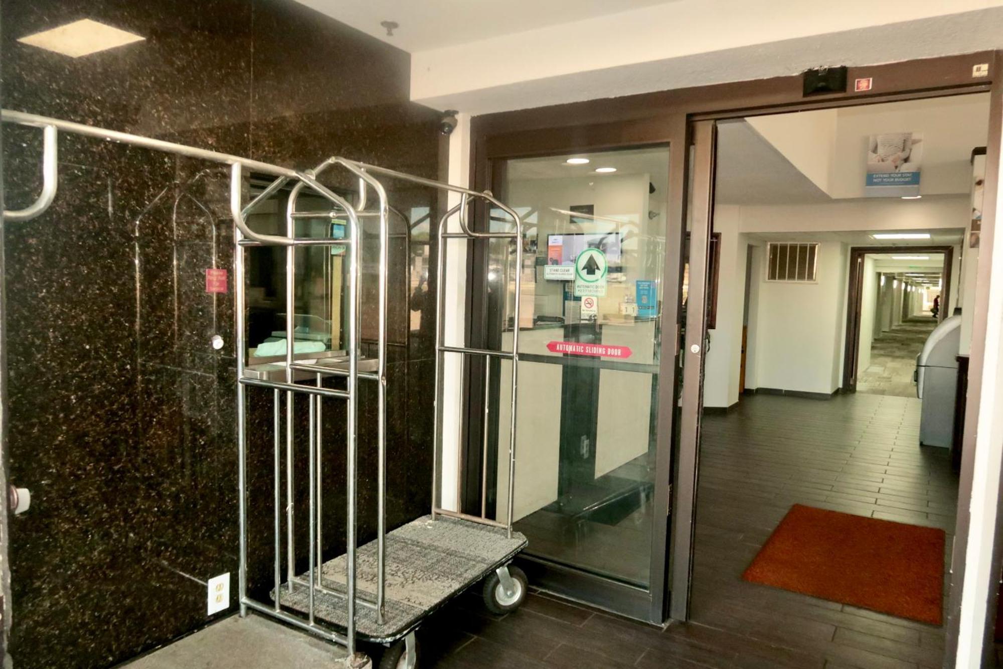 Motel 6 Elkhart, In Екстериор снимка