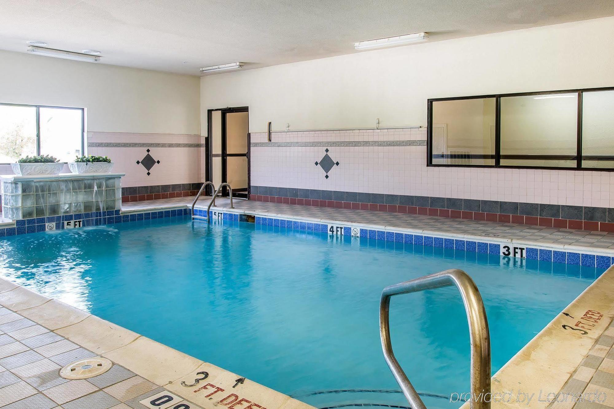 Motel 6 Elkhart, In Екстериор снимка