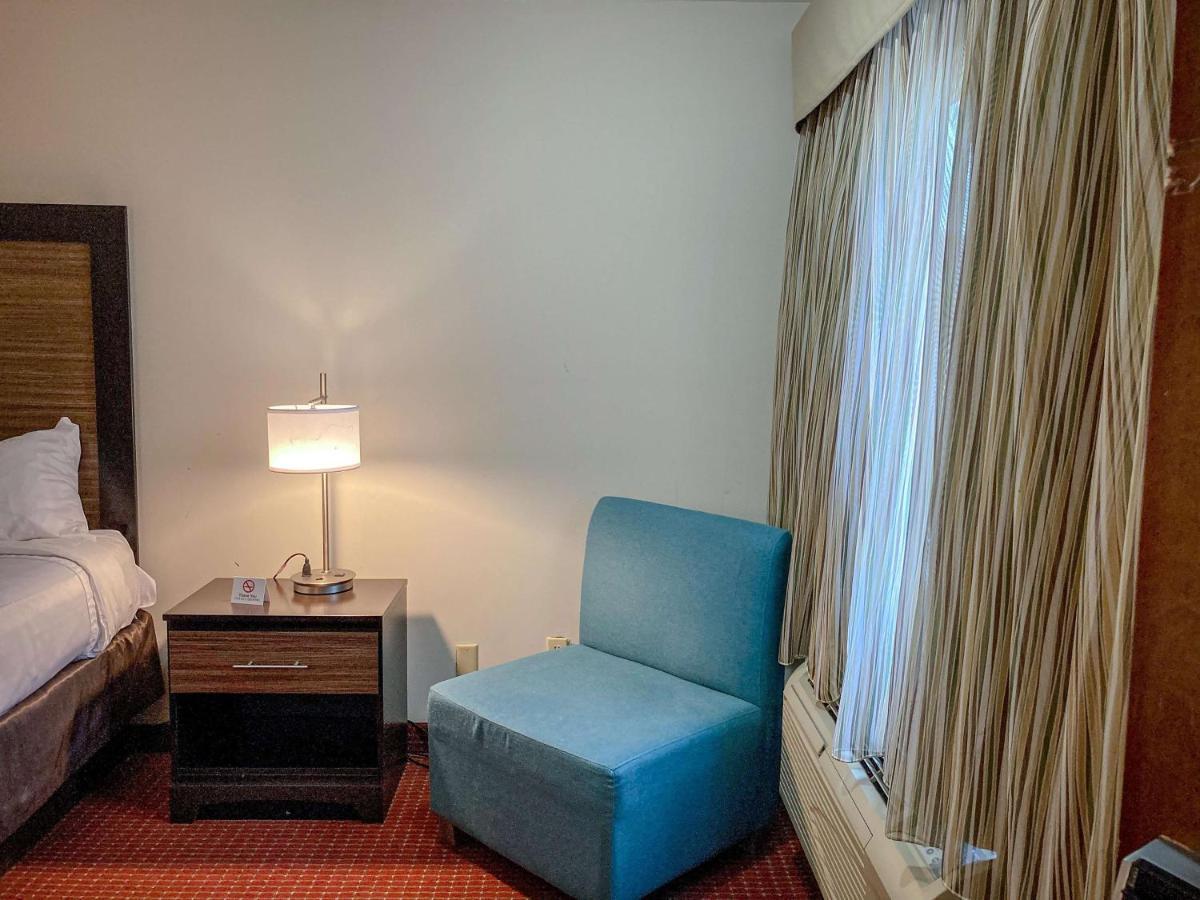 Motel 6 Elkhart, In Екстериор снимка